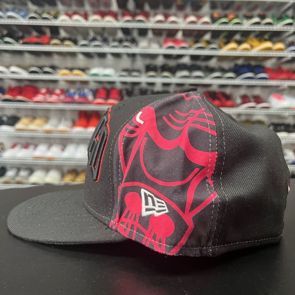 VTG 2000s Y2K New Era HWC Chicago Bulls Fitted Hat Black Red Size 7 1/4 - Hype Stew Sneakers Detroit