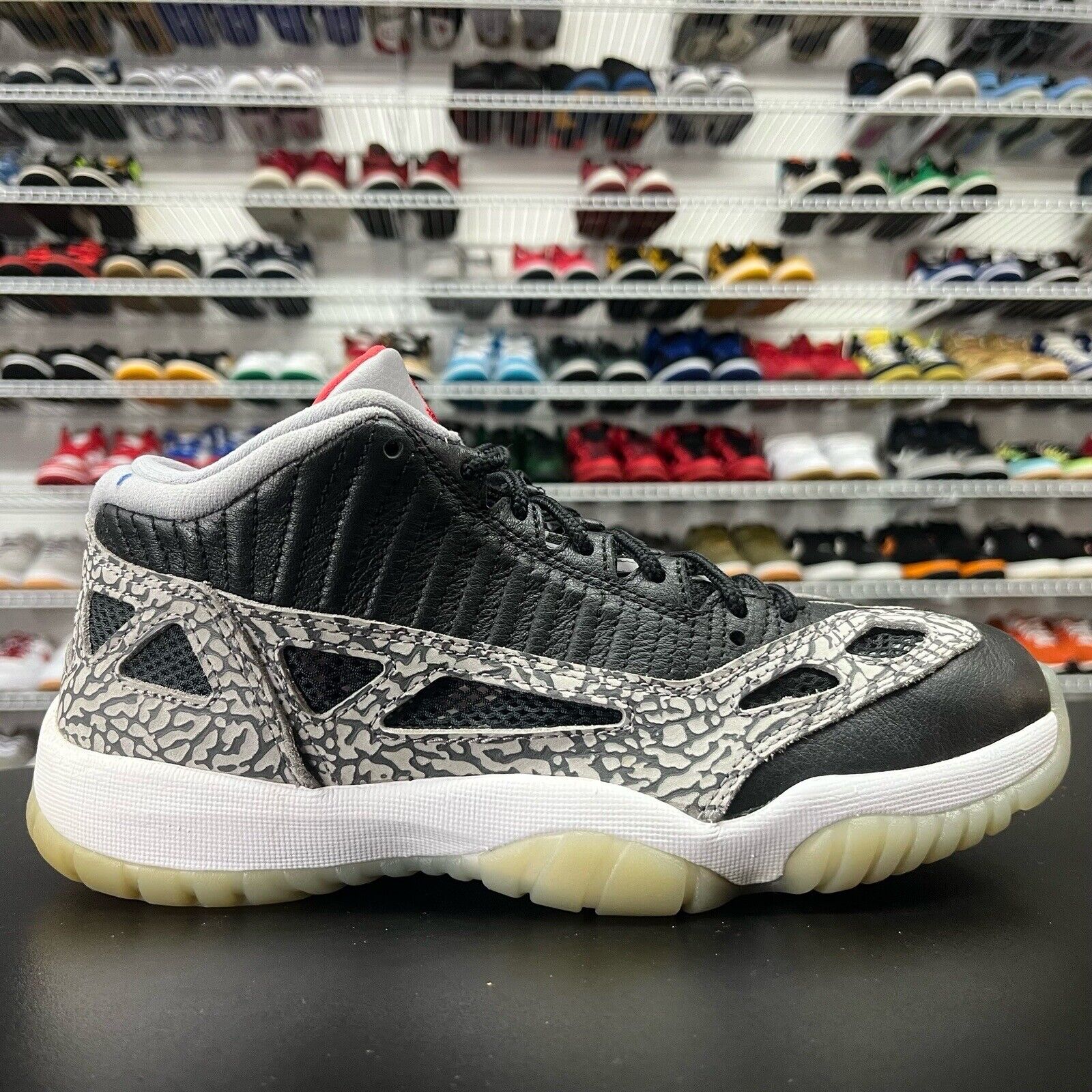 Jordan 11 low ie black best sale