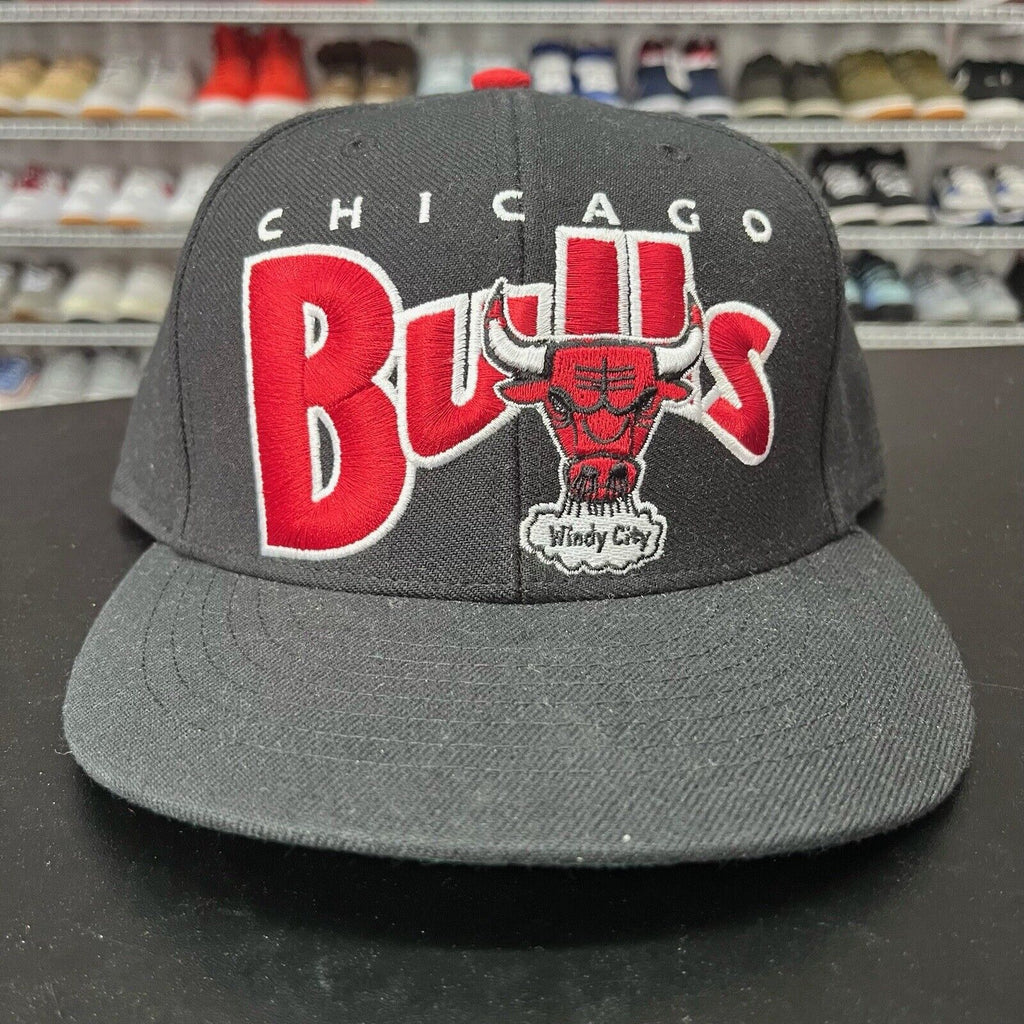 VTG 2000s 47 Brand Chicago Bulls Retro 90s Logo Spell Out Snapback Hat - Hype Stew Sneakers Detroit