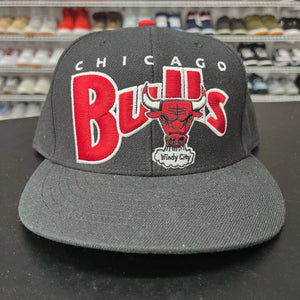VTG 2000s 47 Brand Chicago Bulls Retro 90s Logo Spell Out Snapback Hat - Hype Stew Sneakers Detroit