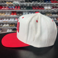 VTG 2000s Mitchell & Ness Chicago Bulls Retro 90s Logo Spell Out Snapback Hat - Hype Stew Sneakers Detroit