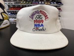 VTG Detroit Pistons 1989 Lakers - Pistons NBA Finals White Snapback Hat NWT - Hype Stew Sneakers Detroit