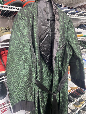 Vintage 70s Silk Paisley Smoking Robe Green And Black Size L/XL - Hype Stew Sneakers Detroit
