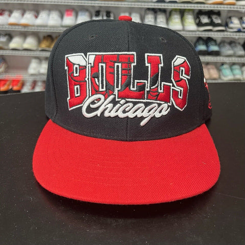 VTG 2000s 47 Brand Chicago Bulls Retro 90s Logo Script Spell Out Snapback Hat