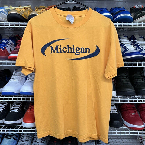 Vintage Spell Out Script Michigan T-Shirt Yellow Blue Men's Size L