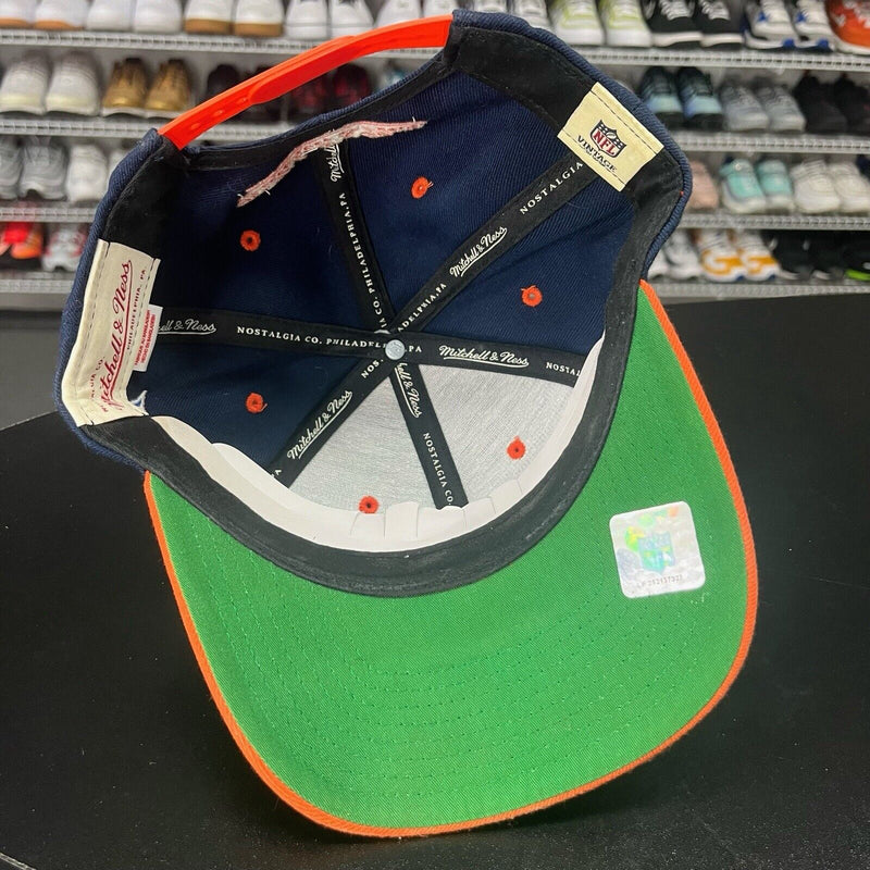 VTG 2000s Mitchell & Ness Chicago Bears Retro 80s Logo Spell Out Snapback Hat - Hype Stew Sneakers Detroit