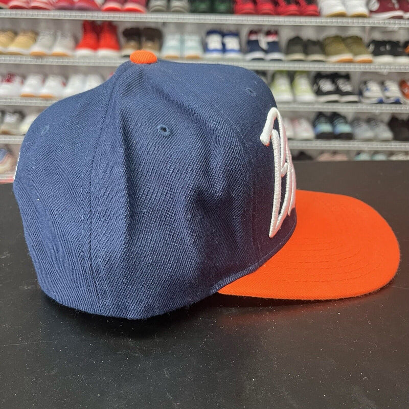 VTG 2000s Mitchell & Ness Chicago Bears Retro 80s Logo Helmet Snapback Hat - Hype Stew Sneakers Detroit