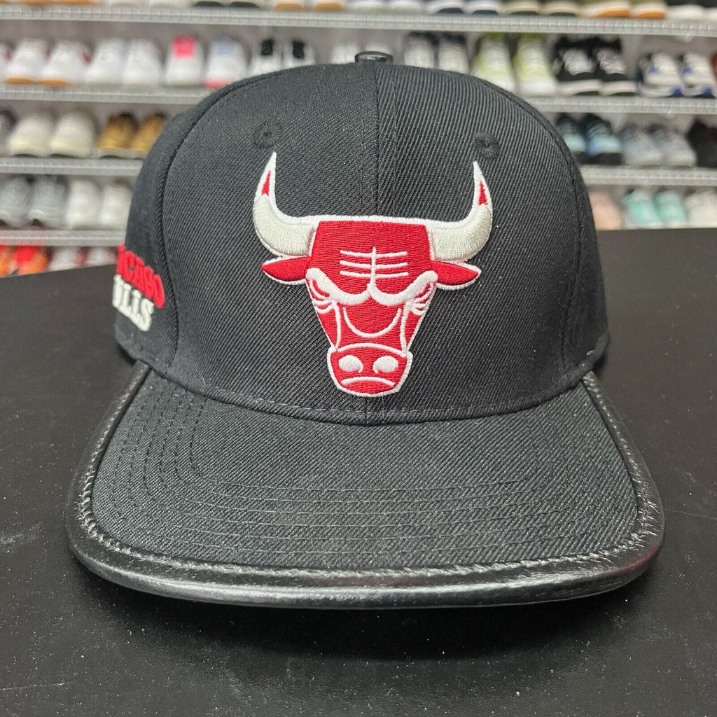 Pro Standard NBA Chicago Bulls Leather Trimmed Visor Black Strap Back Hat - Hype Stew Sneakers Detroit