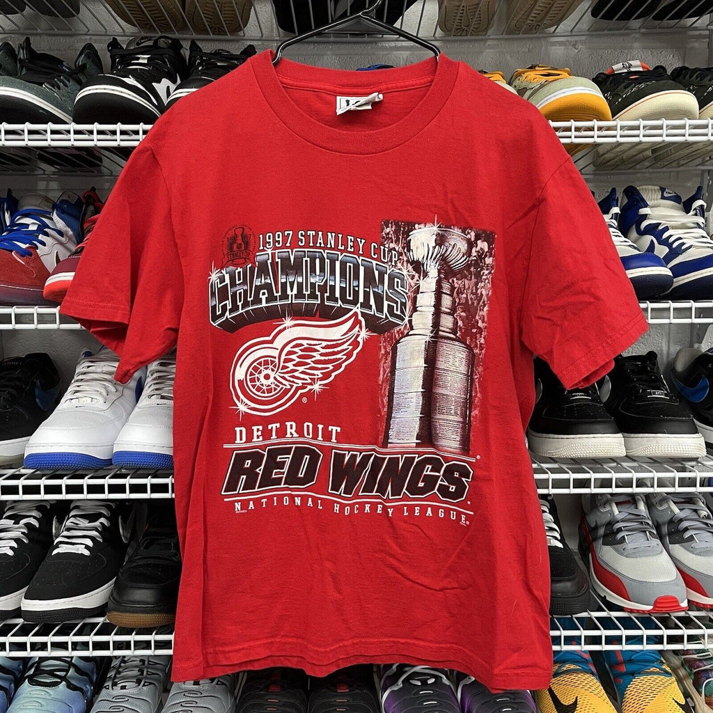 Vintage 1997 Lee Sports Detroit Red Wings Stanley Cup Champions T-Shirt Size M - Hype Stew Sneakers Detroit
