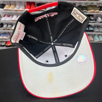 VTG 2000s Mitchell & Ness Chicago Bulls Retro 90s Shattered Glass Snapback Hat - Hype Stew Sneakers Detroit