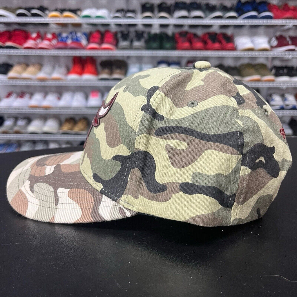 Vintage 2000s Mitchell & Ness Chicago Bulls Retro 90s Camouflage Snap Back Hat - Hype Stew Sneakers Detroit