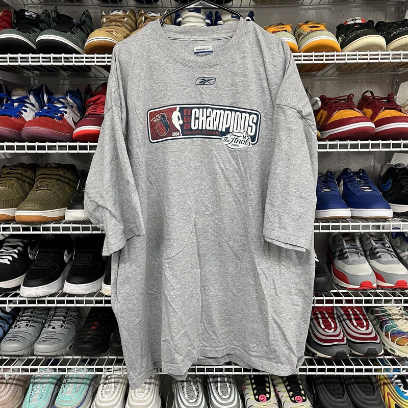 Vtg 2004 Reebok NBA Champions Detroit Pistons T-Shirt Size 2XL - Hype Stew Sneakers Detroit