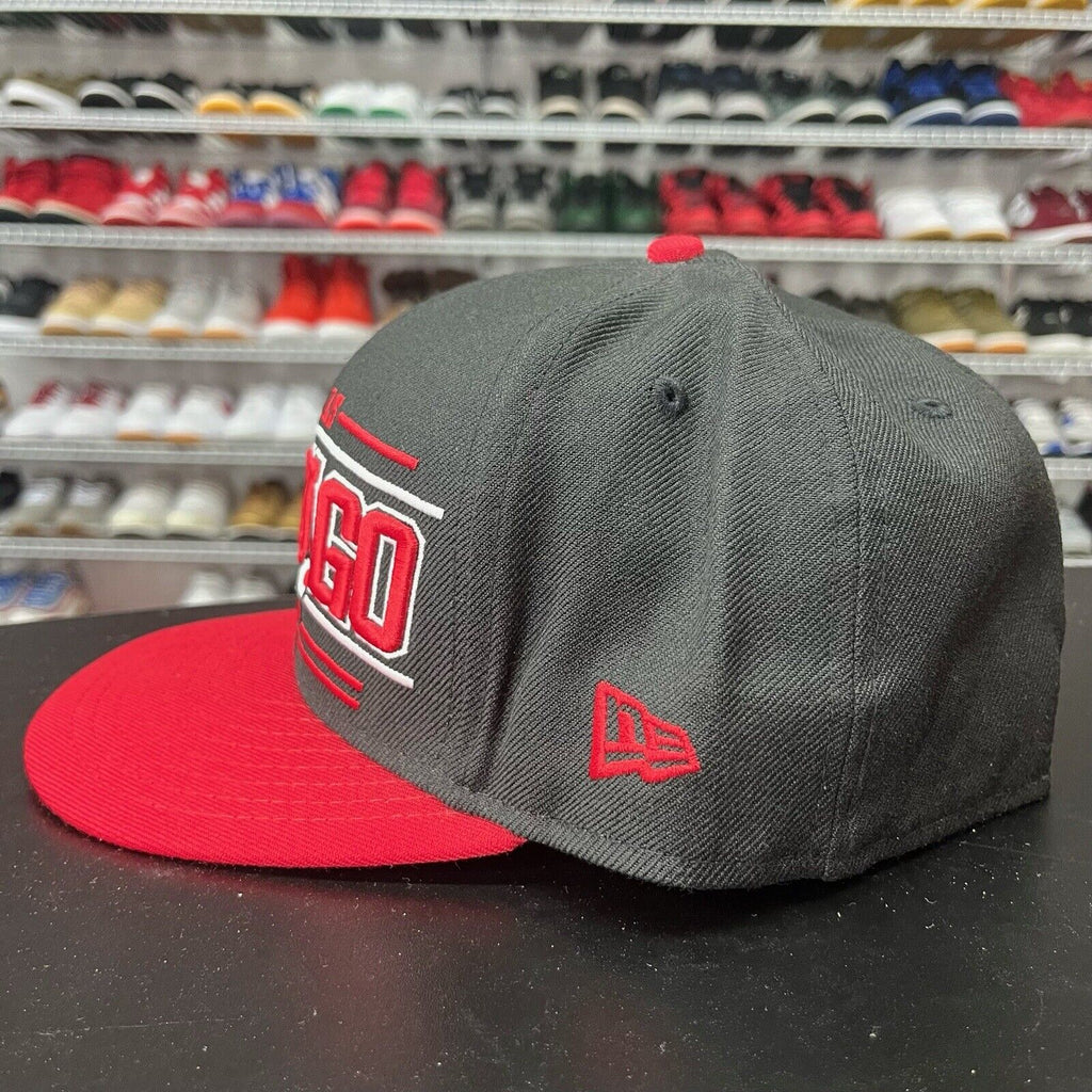 VTG 2000s Mitchell & Ness Chicago Bulls Retro 90s Red Spell Out Snapback Hat - Hype Stew Sneakers Detroit