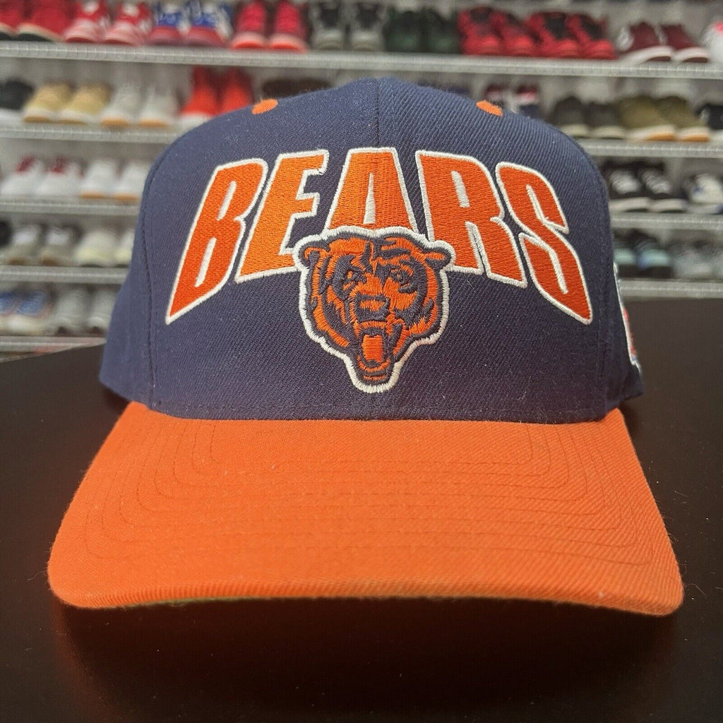 VTG 2000s Mitchell & Ness Chicago Bears Retro 80s Logo Spell Out Snapback Hat - Hype Stew Sneakers Detroit