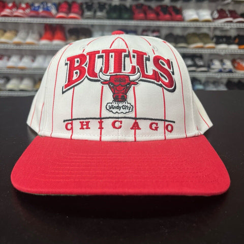 VTG 2000s 47 Brand Chicago Bulls Retro 90s Logo Script Pinstripe Snapback Hat