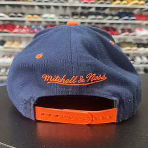 VTG 2000s Mitchell & Ness Chicago Bears Retro 80s Logo Spell Out Snapback Hat - Hype Stew Sneakers Detroit