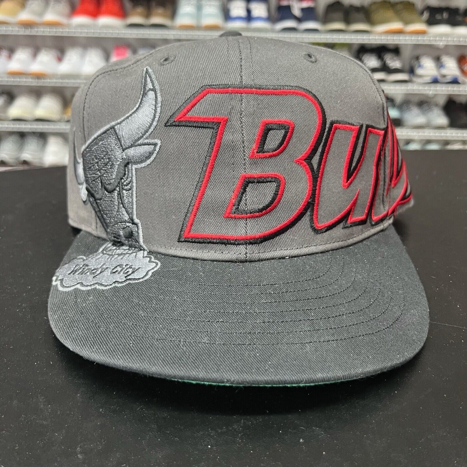 VTG 2000s 47 Brand Chicago Bulls Retro 90s Grey Spell Out Snapback