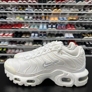 Nike Air Max Plus White Metallic Silver GS Shoes CW7044-100 Boy's Size 4.5Y With Box