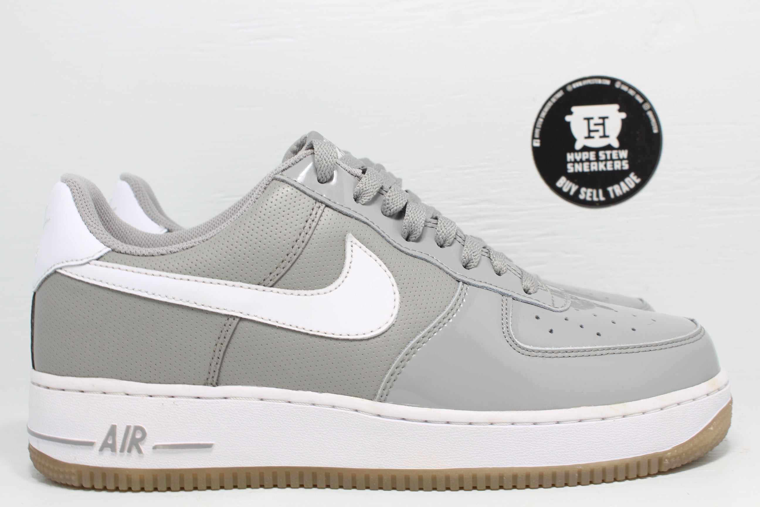 White orders air force 1 grey tick