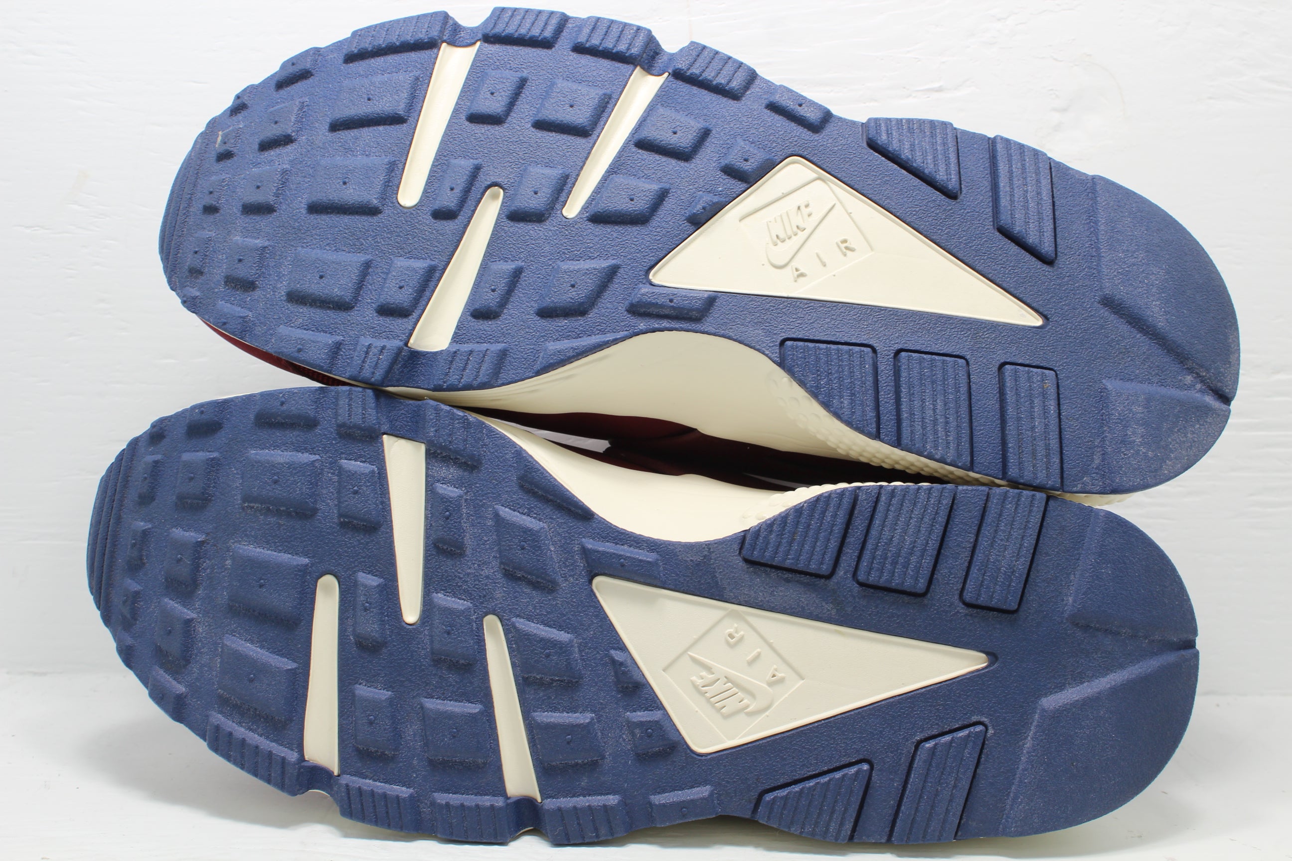 nike air huarache run beige