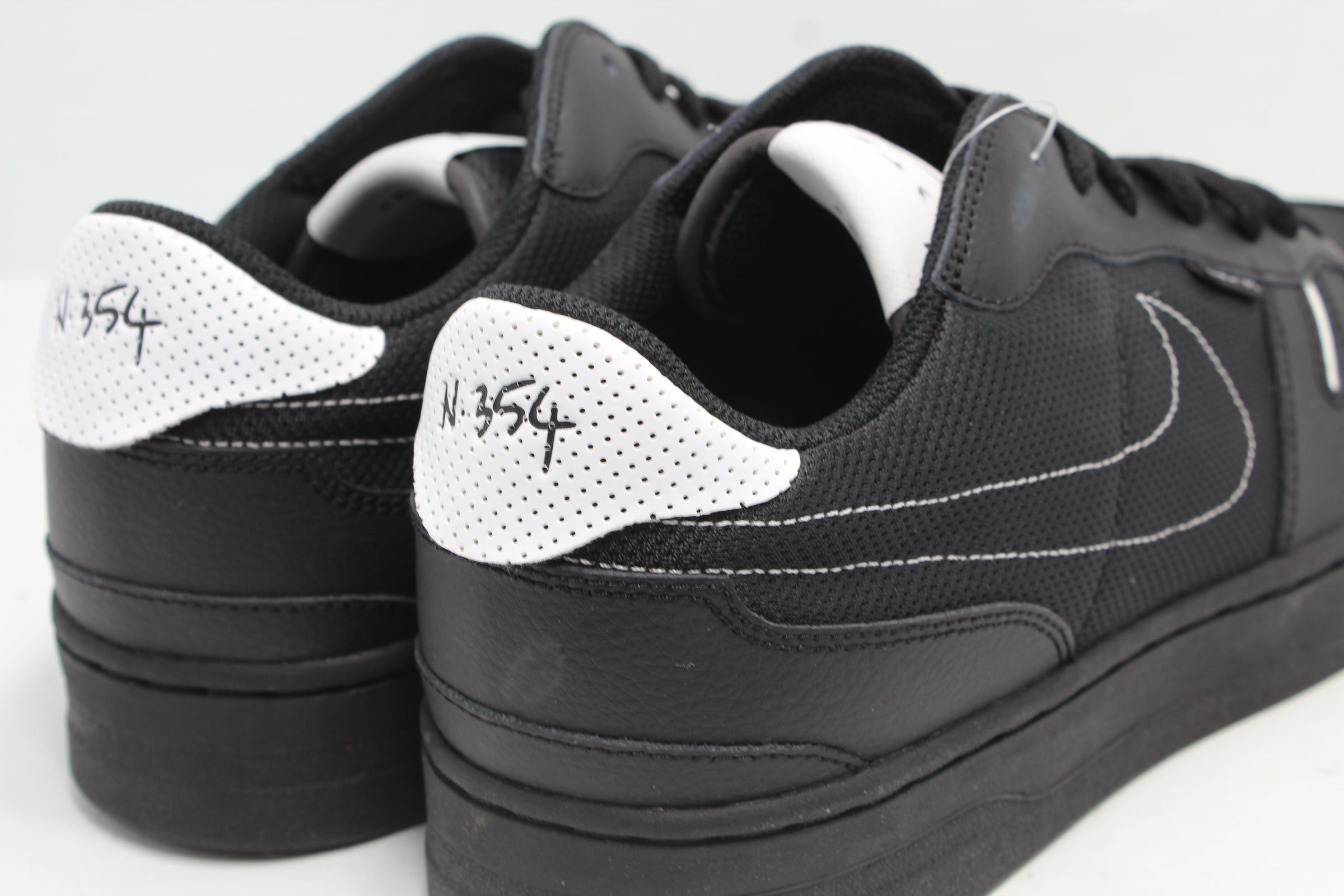 de ultramar Exquisito presentar Nike Squash Type Black White N.354 Sample | Hype Stew Sneakers Detroit